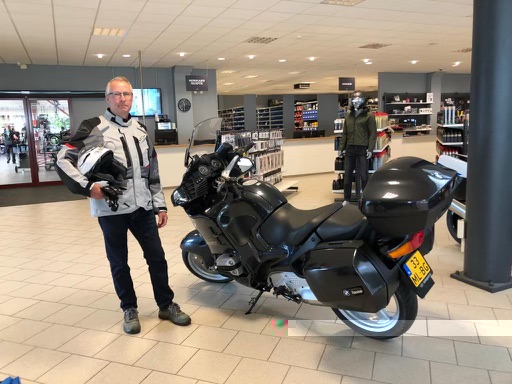 deze motor koos ik uit vanwege de nummerplaat want ik wonen  ......