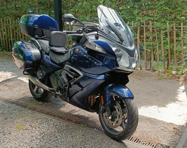 TT 1215 SE.jpg