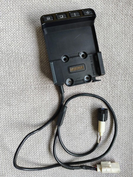 BMW Navigator cradle 1.jpg