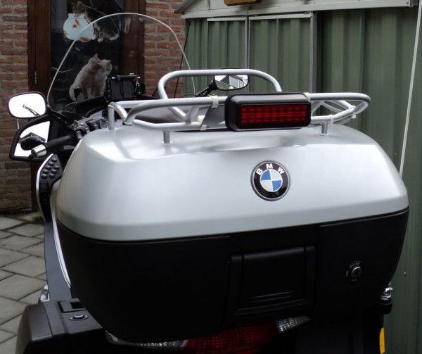 BMWDeluxeLEDtoprack-3.jpg