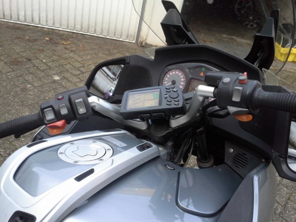 Bedieningsknop netjes origineel op het stuur