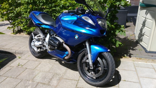 r1100s2.jpg