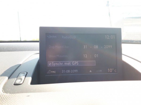 In mijn auto! Jammer . . . hij was pas 6 jaar oud.